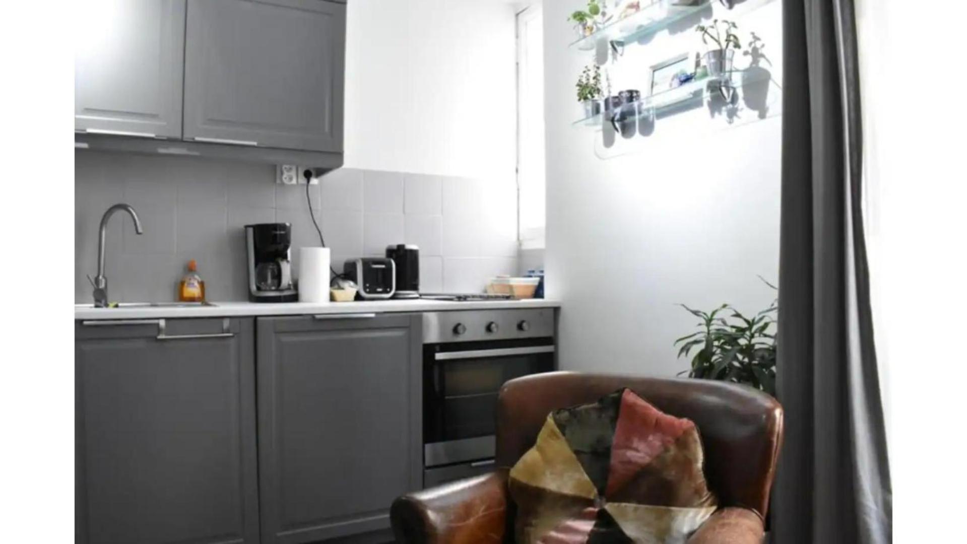 Charming Apartment Near The Eiffel Tower ปารีส ภายนอก รูปภาพ